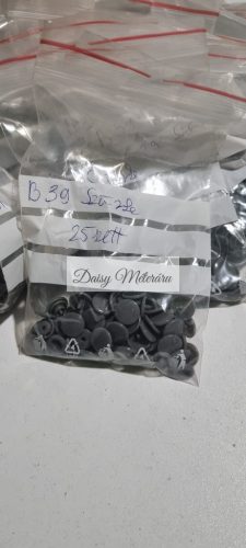 B39 Szürke Kam műanyag Patent