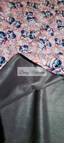 Rózsaszín alapon Stitch Soft Shell